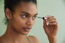 Load image into Gallery viewer, vegaLASH Volumizing Serum - Starter kit